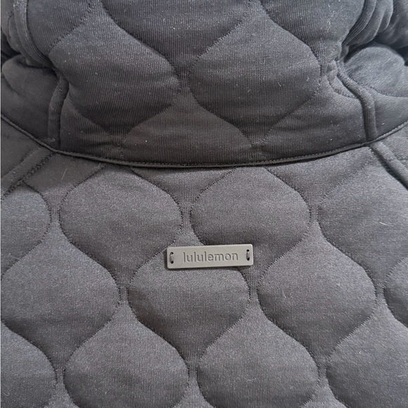 Lululemon Black/Cropped Quilted Half Zip Scuba - Picture 5 of 6